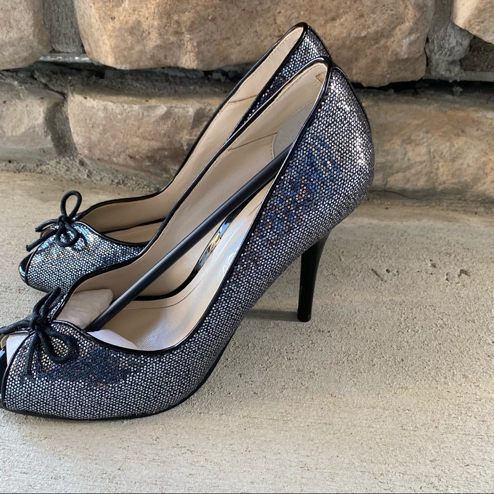 Caparros || metallic pewter Naples heels